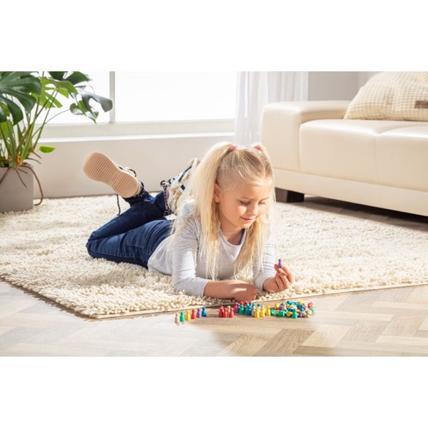 Satz aus 60 Spielfiguren in 6 Farben