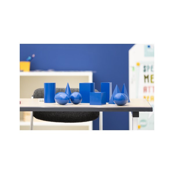 Geometrische Körper, blau lackiert, 10 Stück